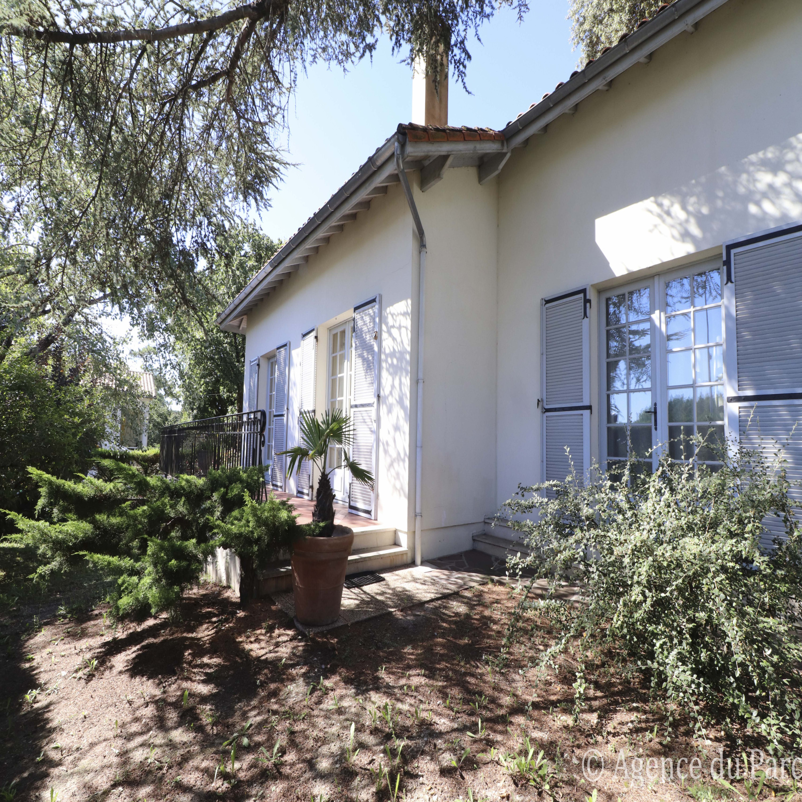 vente A VENDRE MAISON ROYAN - QUARTIER DU PARC - 450 m Commerces - 650