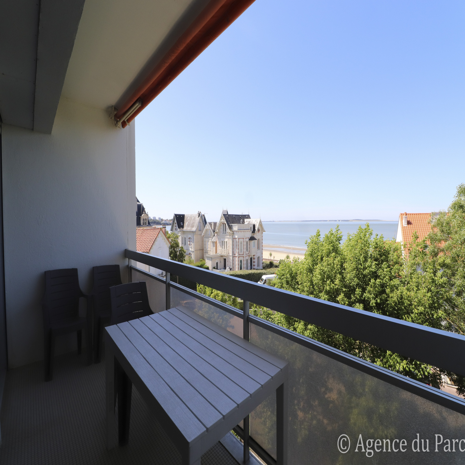 vente ROYAN VUE MER Grand Appartement T3 avec Belle Terrasse
